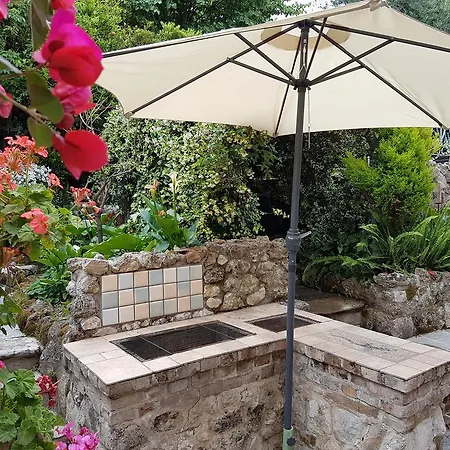 The Gardeners House *